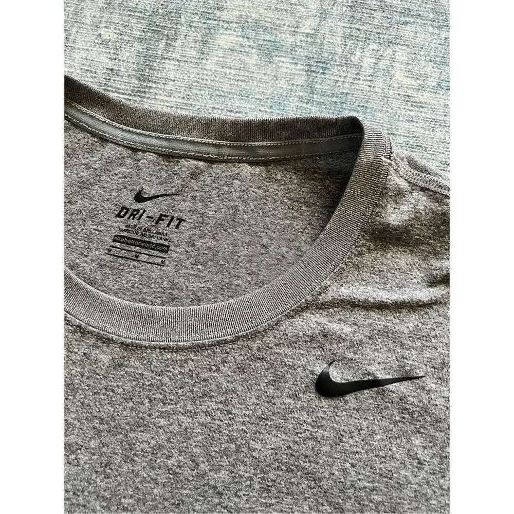 Nike Heathered Gray Dri Fit Short Sleeve Athletic Tee Medium
